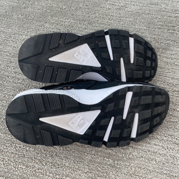 Women’s Nike Huarache - Picture 4 of 4